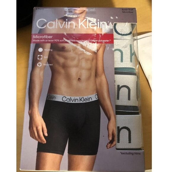 Calvin Klein Men`s Microfiber Boxer Briefs Pack of 4.  Size M - Picture 2 of 3